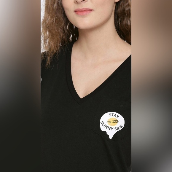 FOREVER 21 Womens Black Solid V-Neck Graphic T-shirt with pocket Small Cotton - Picture 4 of 16